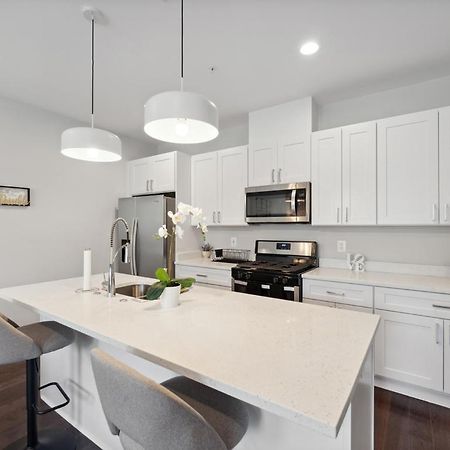 Spacious 3Bedroom Duplex With Rooftop Deck! วอชิงตัน ภายนอก รูปภาพ